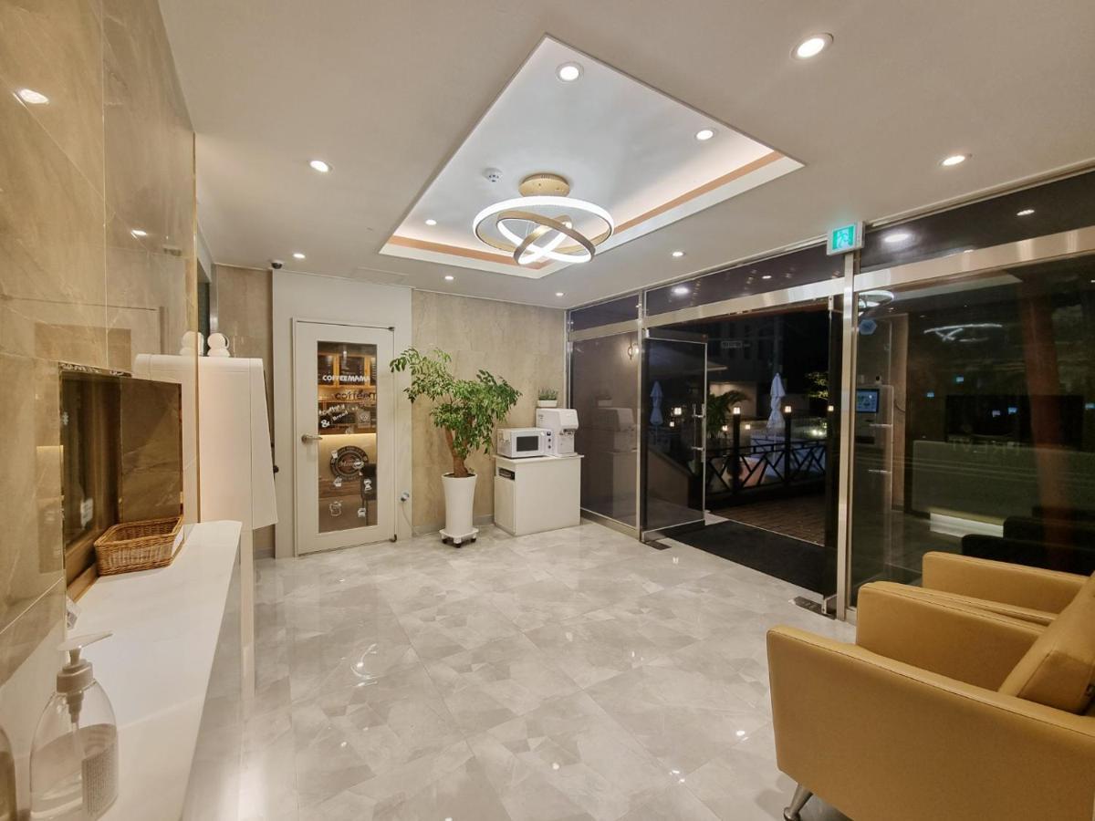 Trevi Hotel Чеджудо Экстерьер фото