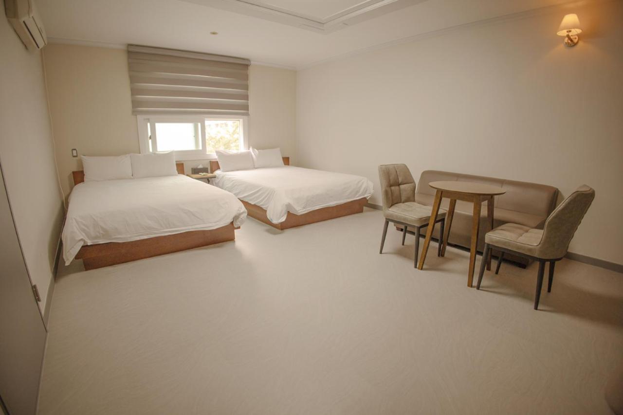 Trevi Hotel Чеджудо Экстерьер фото
