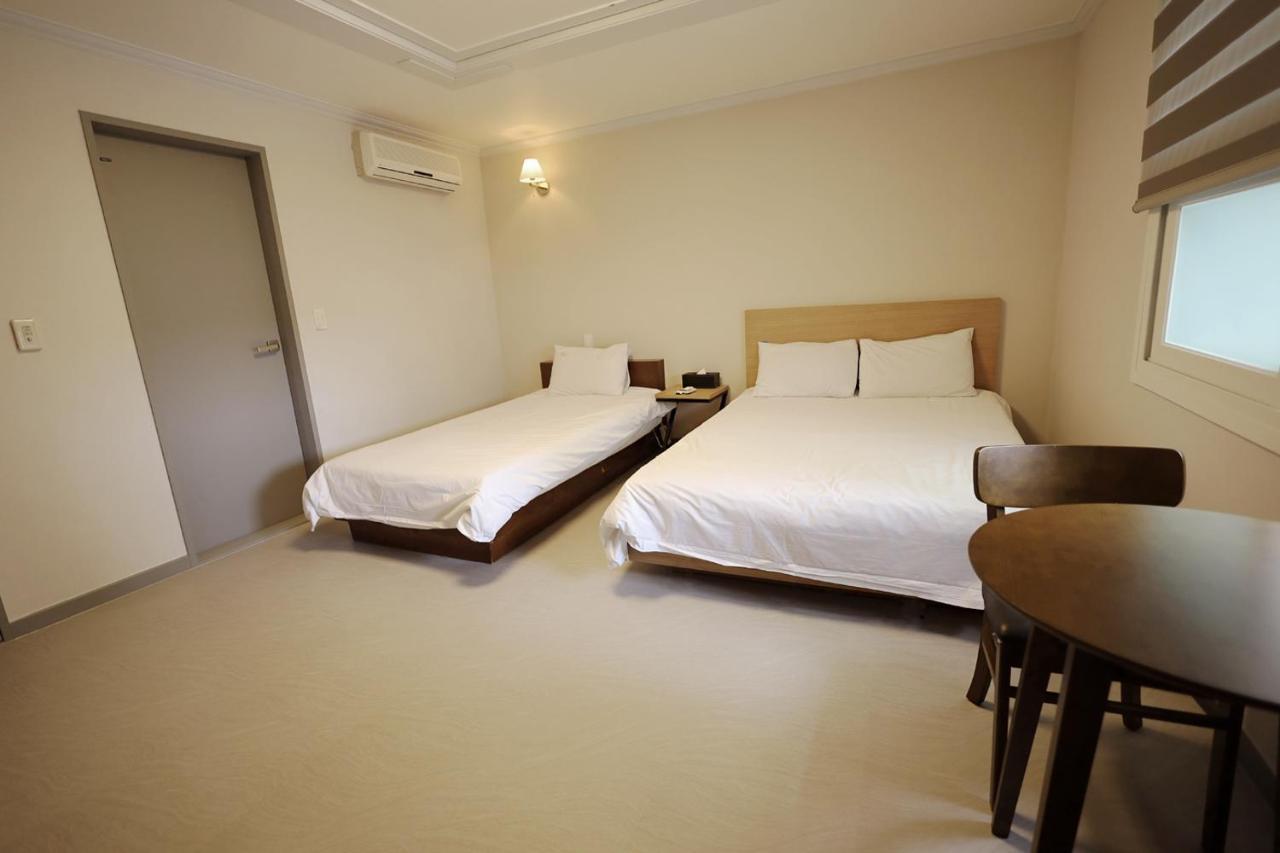 Trevi Hotel Чеджудо Экстерьер фото