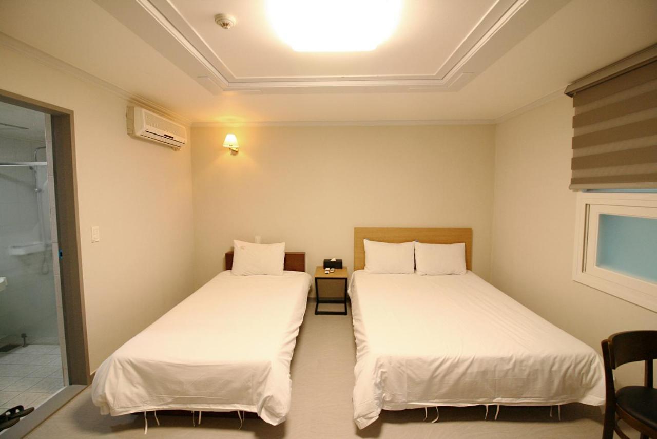 Trevi Hotel Чеджудо Экстерьер фото