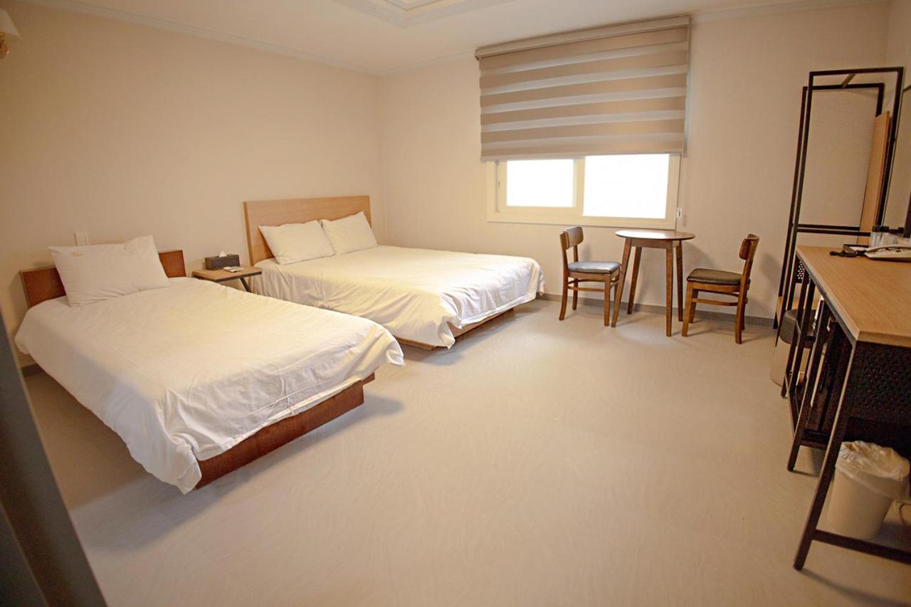 Trevi Hotel Чеджудо Экстерьер фото