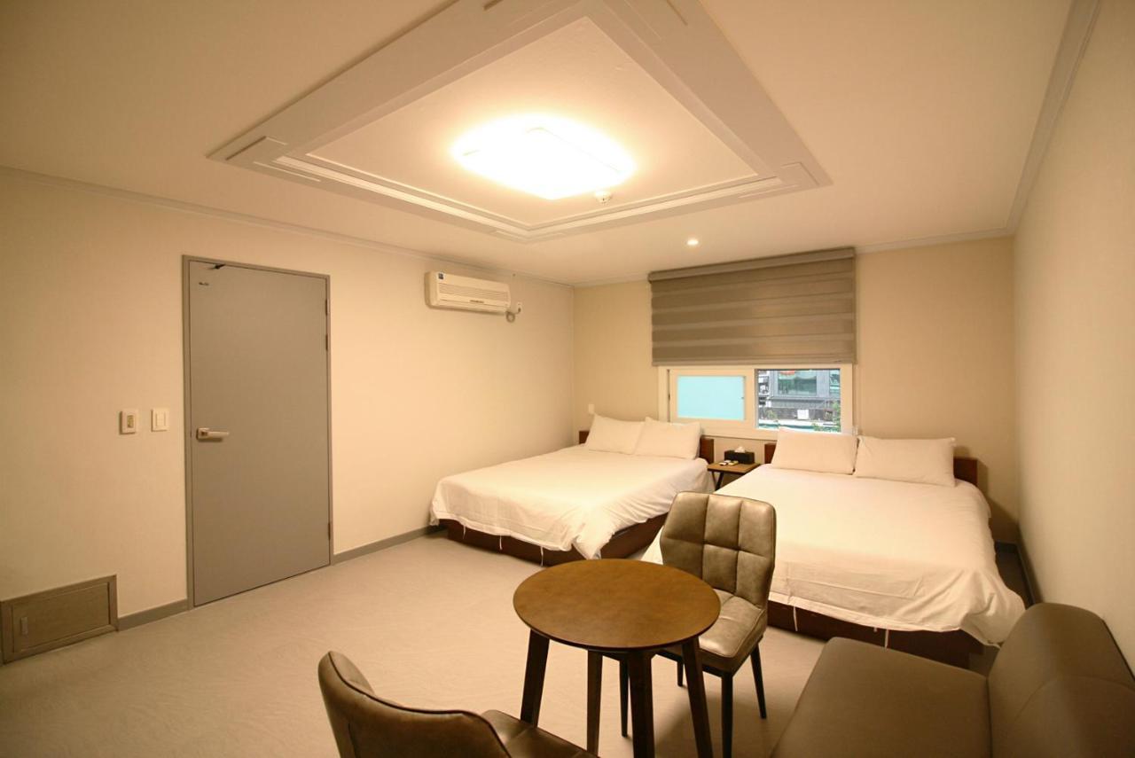 Trevi Hotel Чеджудо Экстерьер фото