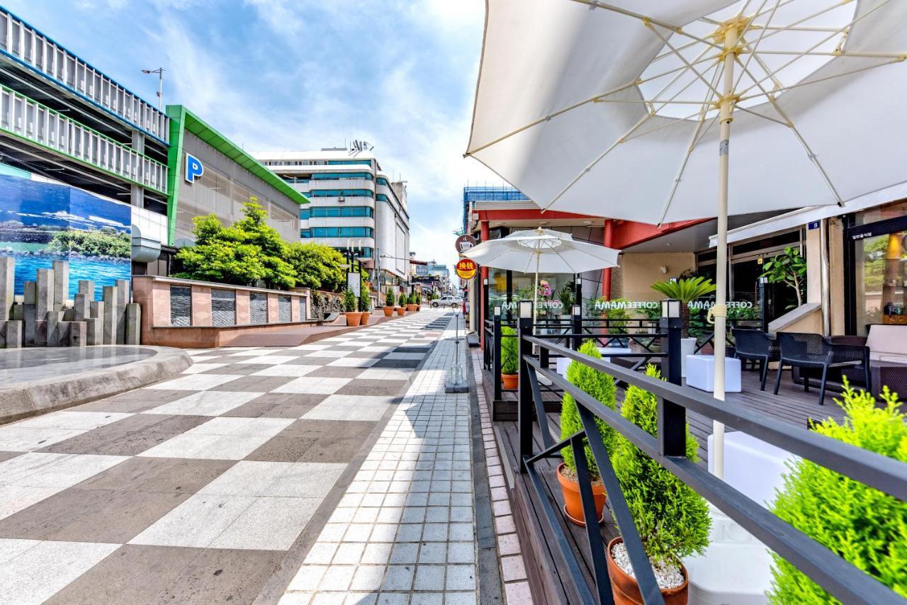 Trevi Hotel Чеджудо Экстерьер фото