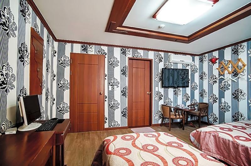 Trevi Hotel Чеджудо Экстерьер фото