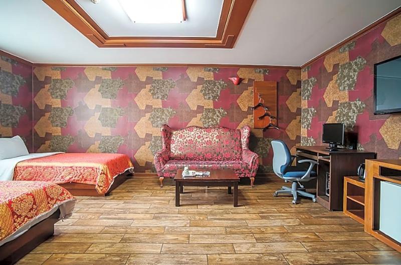 Trevi Hotel Чеджудо Экстерьер фото