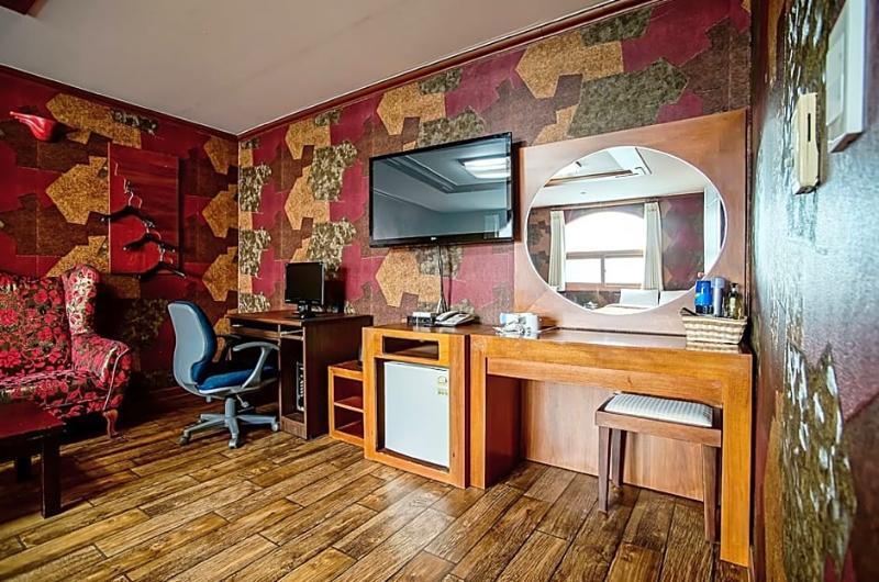 Trevi Hotel Чеджудо Экстерьер фото