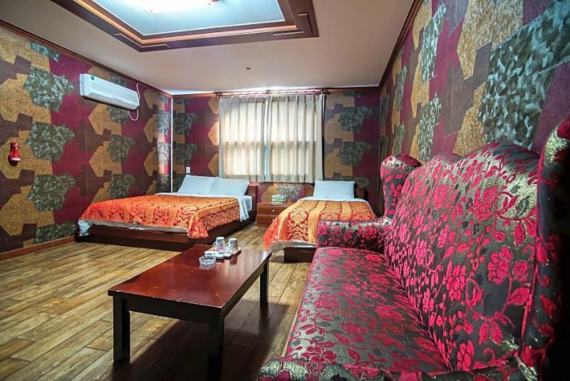 Trevi Hotel Чеджудо Экстерьер фото
